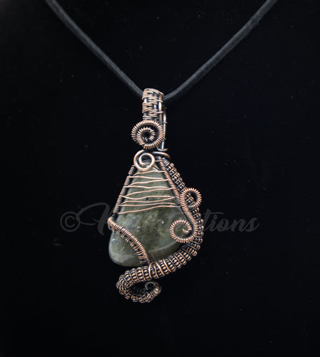 Wire Wrapped Labradorite - Primtentions